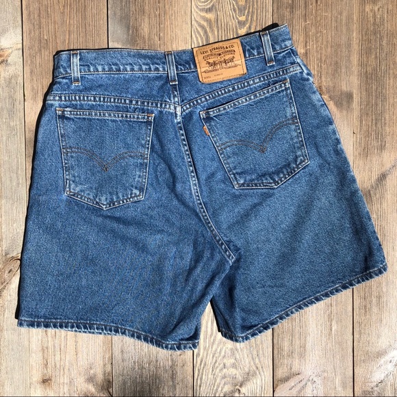 SOLD high waist Mom Shorts by Levi’s ORANGE TAB - Picture 4 of 5